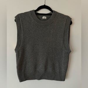 Wilfred (Aritzia) Alps Vest, NWOT. Size M